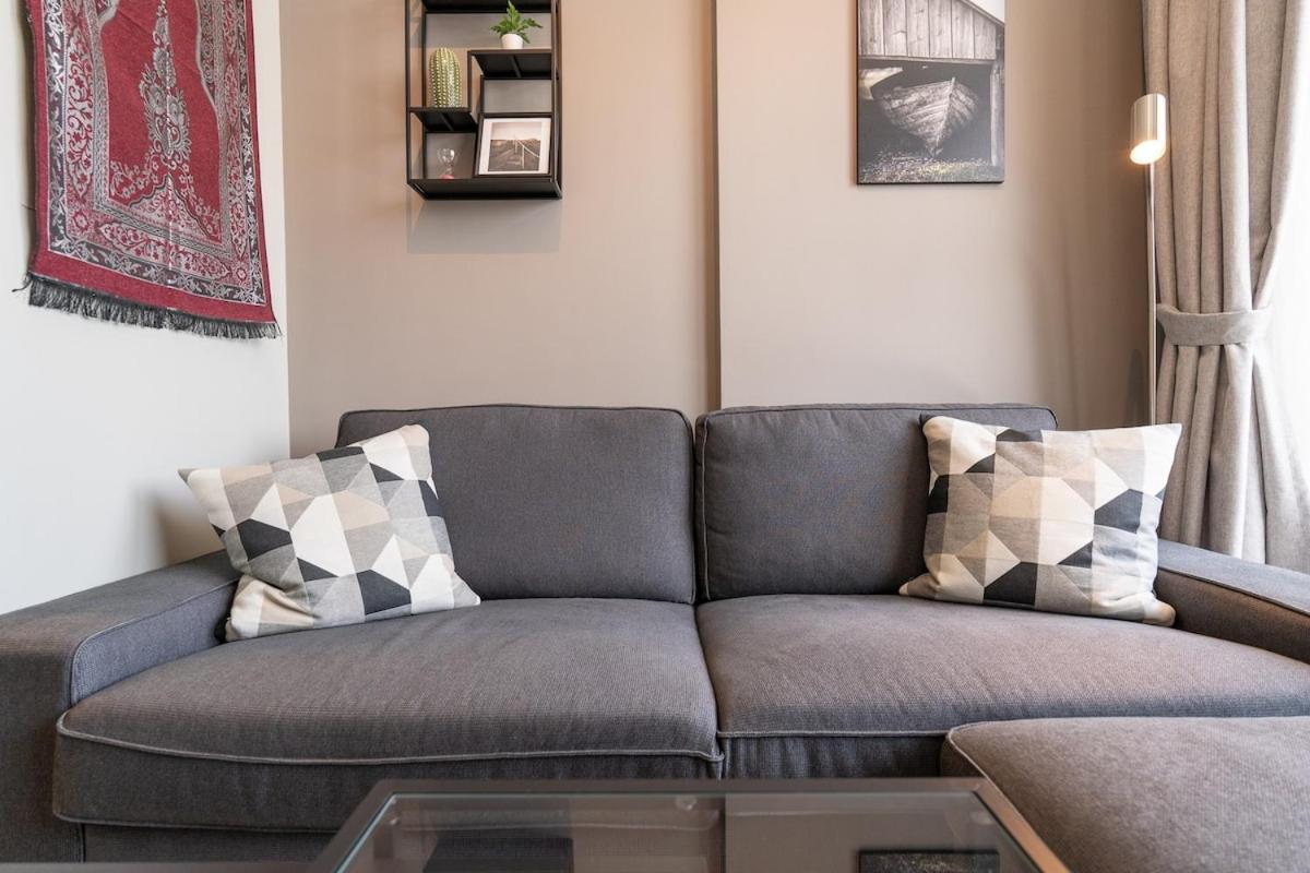 Apartment Stylish 1-bedroom With Stunning Canal Views At Business Bay Dubai