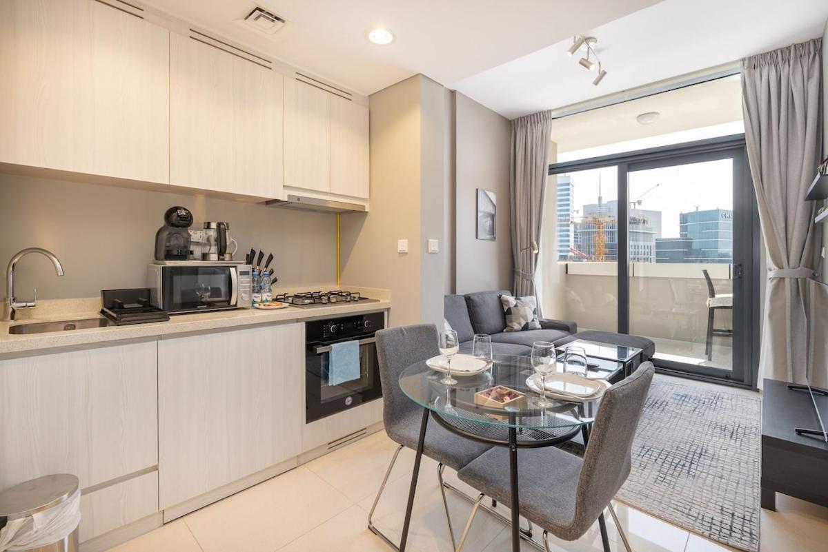Apartment Stylish 1-bedroom With Stunning Canal Views At Business Bay Dubai