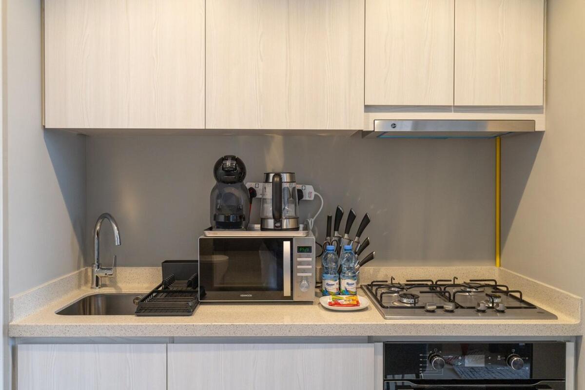 Apartment Stylish 1-bedroom With Stunning Canal Views At Business Bay Dubai