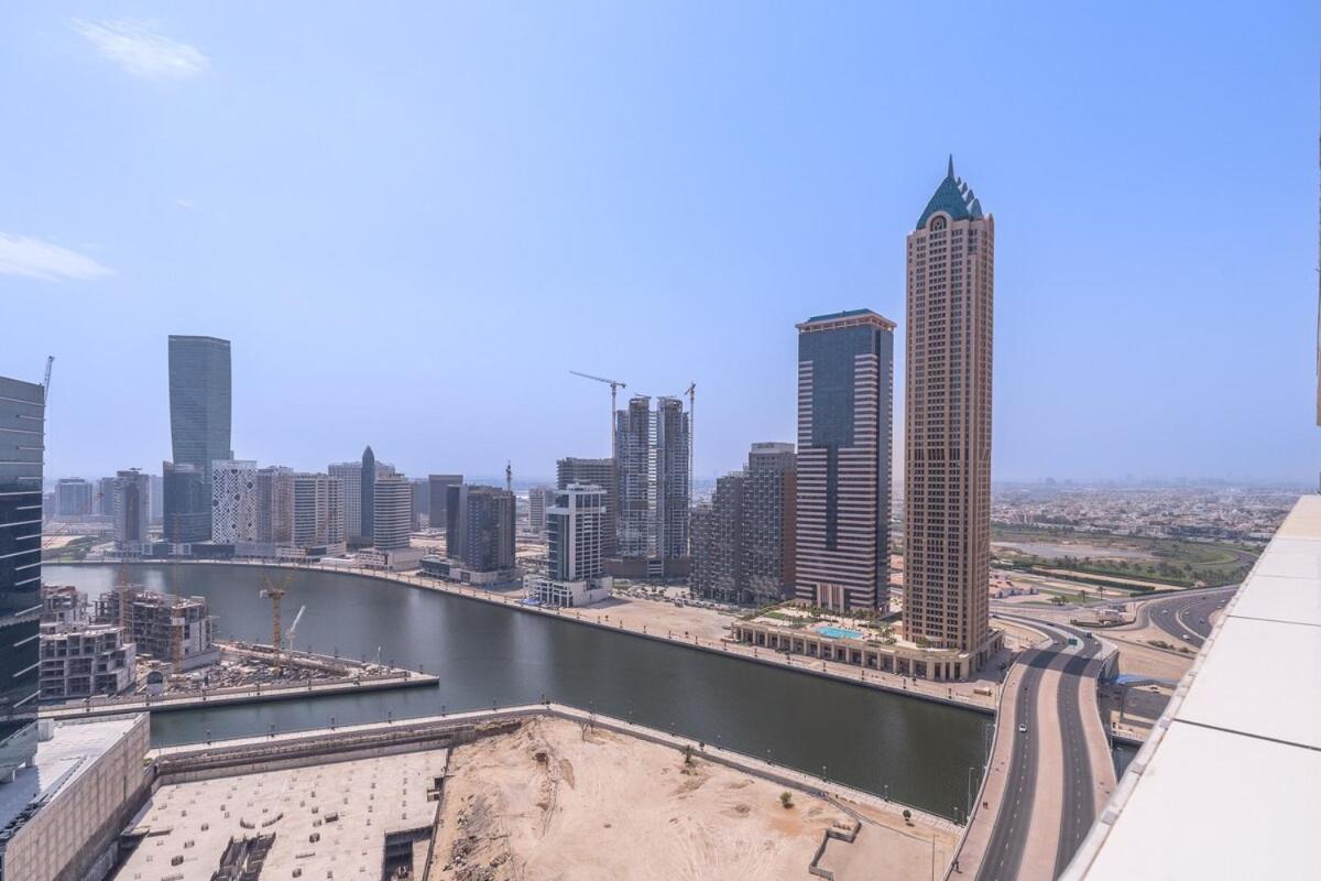 Stylish 1-bedroom With Stunning Canal Views At Business Bay