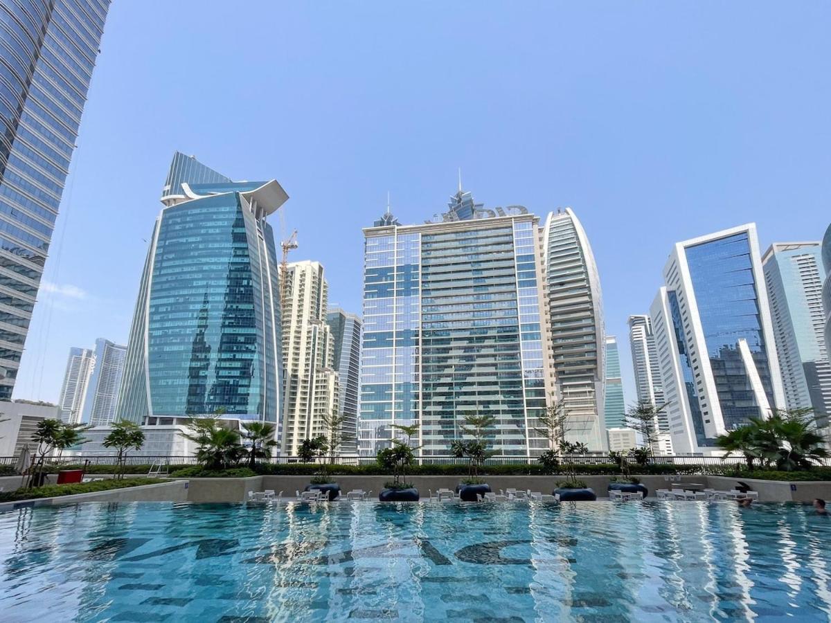 Stylish 1-bedroom With Stunning Canal Views At Business Bay *